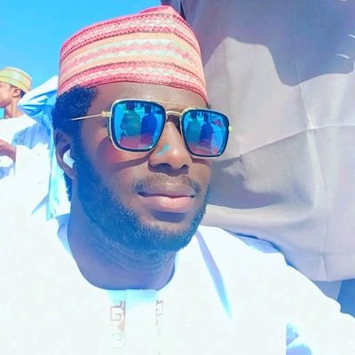 💯❤️To whom I begins my parents my happiness.
⚽Hala Madrid Fc 🥇🏆14🏆🥇15