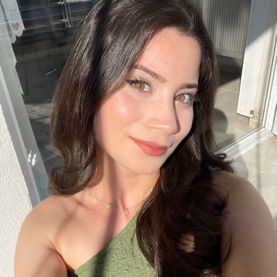 dennizzeynepp's profile picture. 