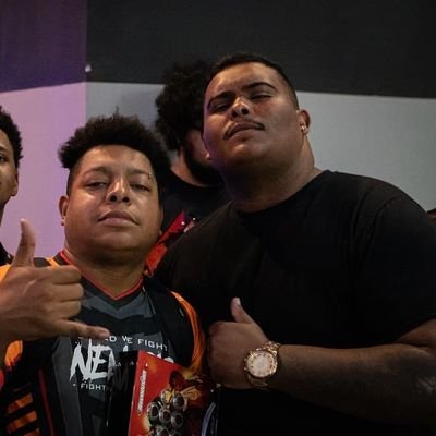 Jogador competitivo e Presidente da equipe de E-Sports Litoral Fighters