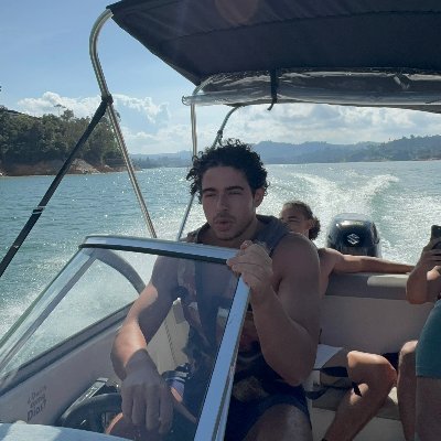 donJulianLo's profile picture. coding and ads