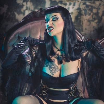 seeking for a serious and loyal submissive slave who is ready to serve me for a long time