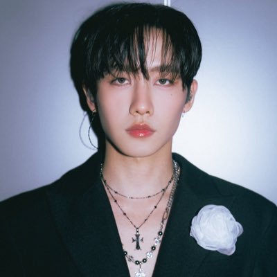 The official Twitter account of Mark Siwat (LINE ID : siwatofficial )