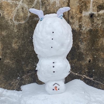 oylesiine12's profile picture. 