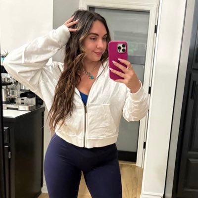 Abby_thomas33's profile picture. 