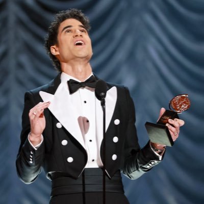 full time TONY AWARD WINNING darren criss trash | part time degrassi/stranger things trash |💙💜🩷 24 | FREE 🇵🇸 🇸🇩 🇨🇩| header by @joekitcriss