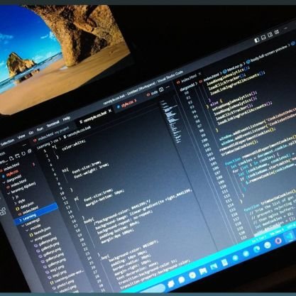 utubor_glorie's profile picture. Tech  enthusiast✨/ Frontend Developer 👩🏼‍💻~ fashion designer ✂️.