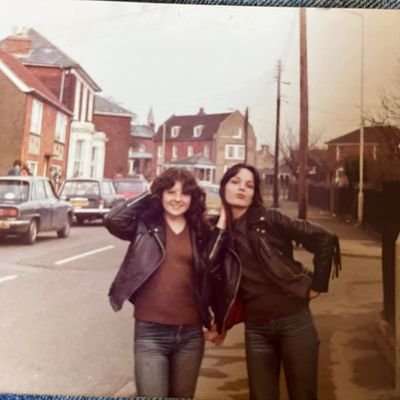 I am dyslexic before we start! l believe in everything and everyone. I love my Son more than myself.. My cat is called China. Profile photo me with long hair