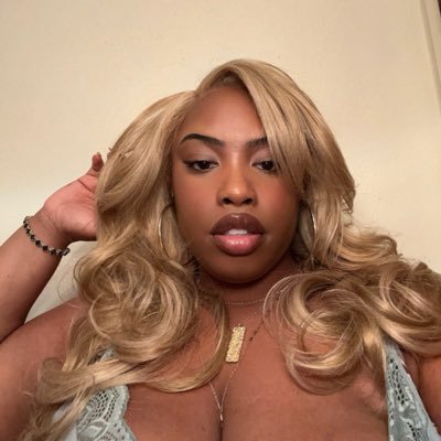 jasmineee_444's profile picture. I’m literally hot as fuck, do you think you can speak to me for free???  cashapp- $G0DDESSJ444Y