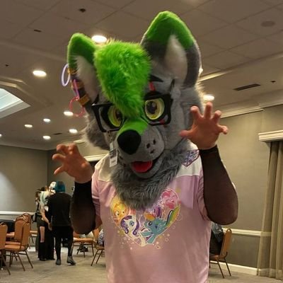 Archie Coyote🌵| Lego enthusiast and Star Wars fan | Fursuiter 🐺✨ | A lil spicy 18+ | DM's Open