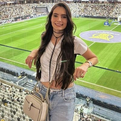 toco minha vida que nem um violão, eu não sei tocar violão