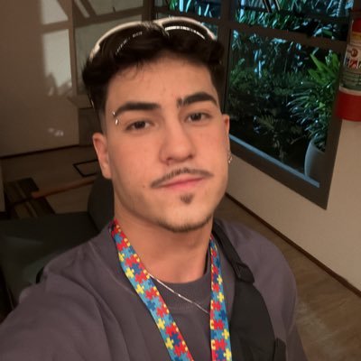 (🇧🇷 SP - 24y) Sim meu conteúdo é falar e mostrar que autistas podem ter uma vida atípica num mundo para pessoas típicas 🙏🏼