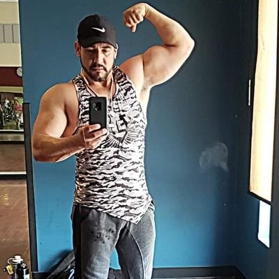 Fernand57568659's profile picture. Relajado, jovial y amistoso.