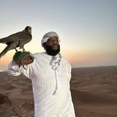 Moe_esmin's profile picture. dub