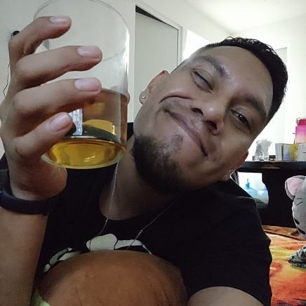 elder_rojas's profile picture. Perdoname si no te tome atención lo que pasa , que no eres el centro de atención! :'D