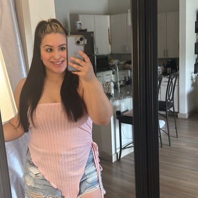 Licensed esthetician✨|Lash tech in SA,TX 🧚🏼♀️ IG: @lashinsession link below to book⤵️🩷