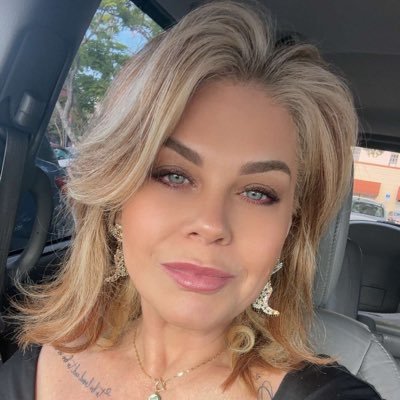 After_HStyles's profile picture. Sports fan..GO GATORS💙🧡..Go Pack💛💚 #HarryStyles #directioner