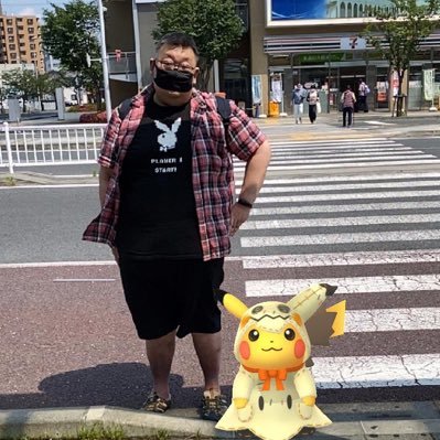 トトロ大嶋。と申します。テレビやラジオ番組の企画や中身を考えたり作るお仕事/光のコミケ、平成ネット史などサブカル寄りの企画・特集から討論番組、Nスペ等社会問題まで/映画・レトロゲーム・写真が趣味/2011年からは宮城県女川町など被災地でラジオ局を作るボランティアも/差別やヘイトは許しません。