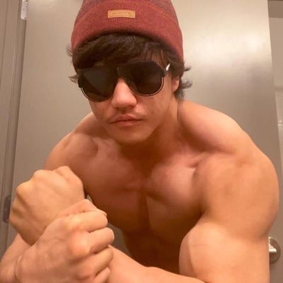 WellHungAsian's profile picture. *** 𝒮𝓅𝑜𝓇𝓉𝓈 𝒞𝒶𝓅𝓅𝑒𝓇 *** 𝐵𝒮 𝒾𝓃 𝒫𝓈𝓎𝒸𝒽𝑜𝓁𝑜𝑔𝓎 *** 𝒫𝑜𝓁𝒾𝓉𝒾𝒸𝒶𝓁𝓁𝓎 𝑀𝑜𝒹𝑒𝓇𝒶𝓉𝑒 ***