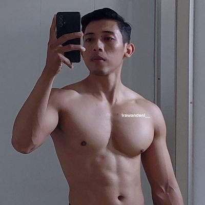 📍 Malang
🦁 Introvert - Perfeksionisme - Random
☕️ I like coffee