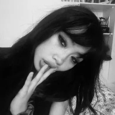 ellybestgirl44's profile picture. life's no fun through clear waters 🎹: ·₊˚♫ 𝄢₊˚.༄ 𝄞 ‧₊°♪