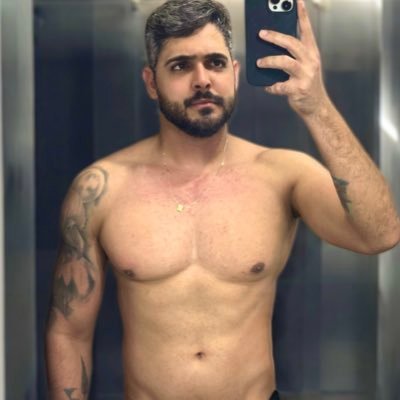Virginiano raiz com coração de leonino (ascendente), tímido, tranquilo e potterhead 😃