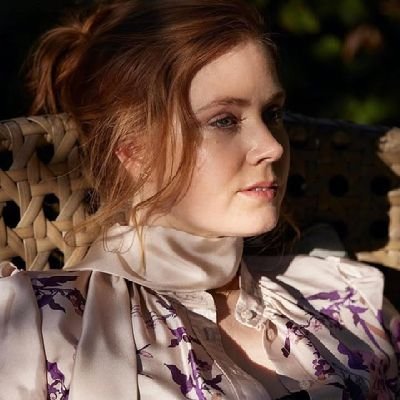 𝒉𝒐𝒍𝒍𝒚𝒘𝒐𝒐𝒅'𝒔 𝒇𝒍𝒂𝒎𝒊𝒏𝒈 𝒉𝒂𝒊𝒓. | wife. mother. actress.
