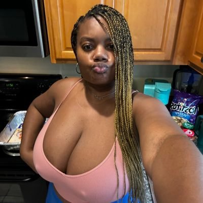 XCarpon38641's profile picture. Be kind to me