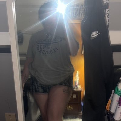 bananana0220's profile picture. just vibin n survivin with a dash of the ‘tism:)