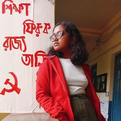 Aryani_Roy2703's profile picture. 