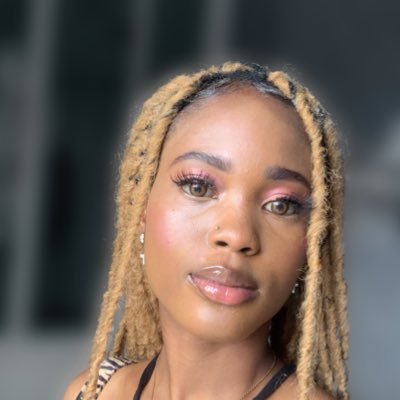 tonardesign_'s profile picture. Hi I’m a Brand Designer and I help businesses turn ideas into engaging and effective designs. Send a DM to get started!🌻