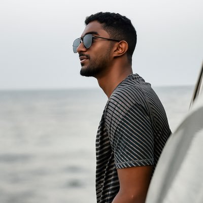 إن استحسنتني جُزيت خيراً ، وان ساءت ظنونك لا ابالي ..