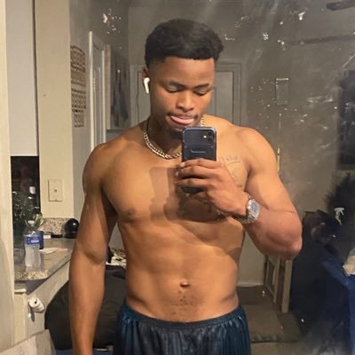 Discrete and simple 🫴🏽🥷🏽💢 😂 $5 dm fee $diingonoho ig:@darealvswazzy