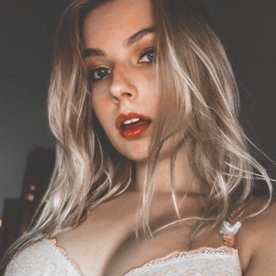 LadyMelpomena's profile picture. Hi, I'm Mel and I will take you to the world of your desires.