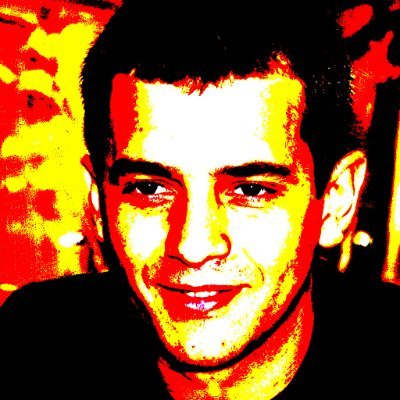 Άδοξος και αδέξιος πολιτικάντης. Δεν ξέρω, αλλά μαθαίνω και έτσι σας μαθαίνω και εσάς.