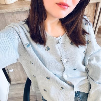 i7kQn0Upc1TCQOg's profile picture. コスメ大好きアラサー♡/🤍🩵🕰️/LIPSパートナー/アットコスメVIP会員/むーんず3期🌙/BnDアンバサダー2期/ 美容垢フォロバします🌸3歳女の子ママ👶/成分マニア！/特にスキンケアを試すのが好き/お気に入りレビュー/1stイエベ春2ndブルベ夏/骨格ウェーブ/呼びタメオッケー