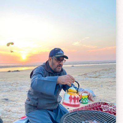 -صحفي منذ ١٩٧٩.. خيمة في الصبية ولا قصر في بيفرلي هيلز.. … الممثل القانوني- . مكتب الموسوعة للمحاماة والاستشارات القانونيه.. الأستاذ ناهس العنزي ..