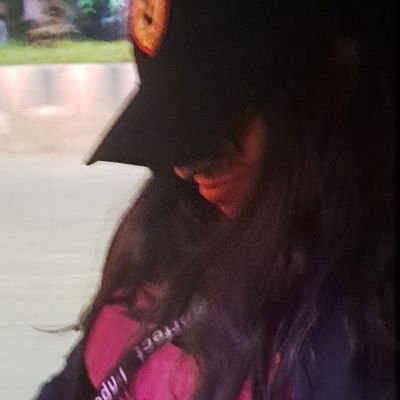 nokhushionlygum's profile picture. mom took khushi andar se aati hai seriously