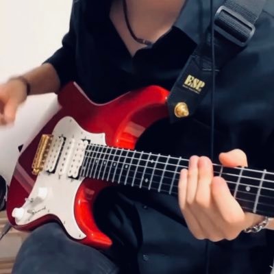 ギター | 元B◯SSの人シリーズ投稿者 | 演奏等ご依頼の際はリンクをご覧ください。バンド、ギター演奏などお誘いお気軽に🙏