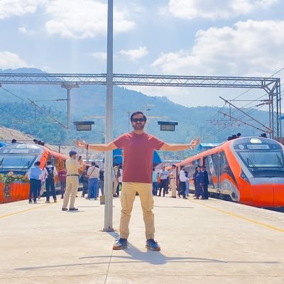 Railway Moments, frozen in Time 📷
Photographer | Traveller | Train Enthusiast #bjp4india