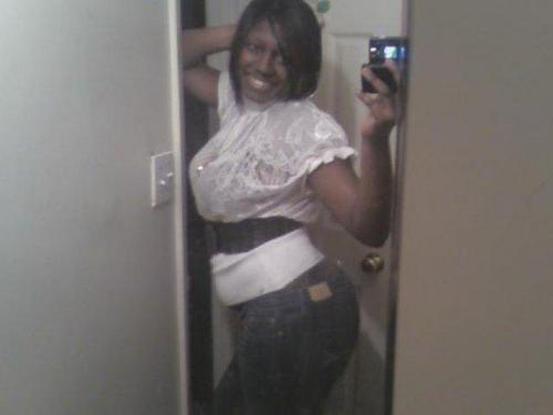 im about makin money....fuck uh nigga!!! .....money make me come!!!...but its always nice to have one tho.....lol