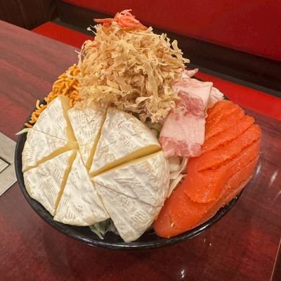 OSHIO_MAKOTO's profile picture. 創業昭和28年月島にある【もんじゃおしお】”誠店”&”誠 裏路地店”の最新情報をお届け❗️ポケカ好きの店長と10代~20代のスタッフが活躍中!王道から変わり種まで40種類以上のもんじゃをご用意してお待ちしてます。(誠店、個室もあります。お子様連れや打ち上げでご利用いただけます)
