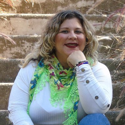 🗣️ Oratoria y a pérdida del miedo escénico
📲 ¡COMUNIQUEMOS en redes sociales!
☝🏻Asesorías 1:1
🎙️Podcast @guapasyapoyadas