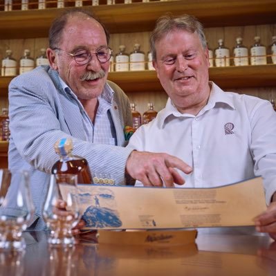 Co-founder & Master Distiller @Raasaywhisky & @tweeddalewhisky contemporary #distilling & a blending #heritage dating back to 1820 #whisky #provenance