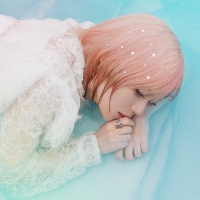 よく泣いてよく笑います🫧 | ex.703号室 | 2025.6.10始動 お問い合わせはこちらから▶︎ https://t.co/r10YFEdBLw ライブ情報はハイライトにまとめています。