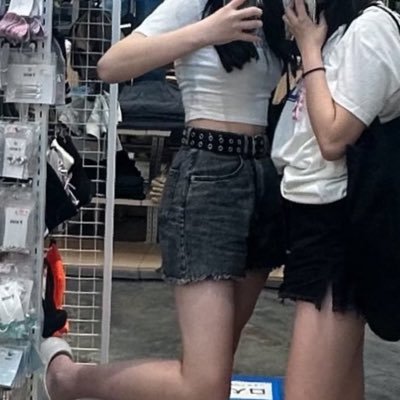 yuna353146's profile picture. 欲求不満のときに使ってます🙌