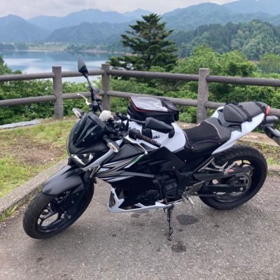 気ままなツーリングが好きなへっぽこライダーです。 #バイク乗りと繋がりたい 無言フォロー失礼します。無言フォロー歓迎✨バイクと時々イッヌとラーメン 好き。 kawasaki Z250🙌ごまちゃんと旅する