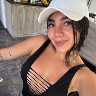 ILinaa___'s profile picture. IG: __. Lina.___ https://t.co/rsBI97CyXs