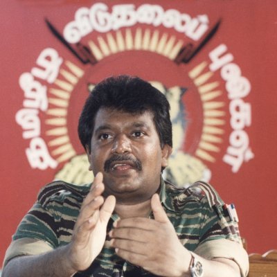 கான முயல் எய்த அம்பினில், யானை பிழைத்த வேல் ஏந்தல் இனிது.
It is more honourable to carry a spear that missed a tusk than a weapon that killed a rabbit.