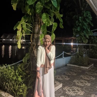 bareloves's profile picture. in the end they will judge me anyway so, whatever