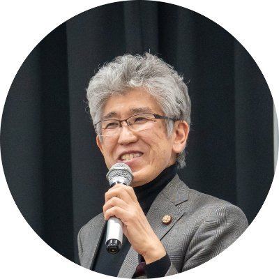 山田 龍也(弁理士/ネームチェンジャー)。商標登録するならまずはネーミングから!専門誌「美容の経営プラン」で「守りと攻めのネーミング」を5ヶ月連載。日本弁理士会関東会、近畿経済産業局、東京インターナショナル・ギフト・ショーなど、ネーミングと商標登録に関するセミナー登壇多数。趣味はスイーツの食べ歩き!